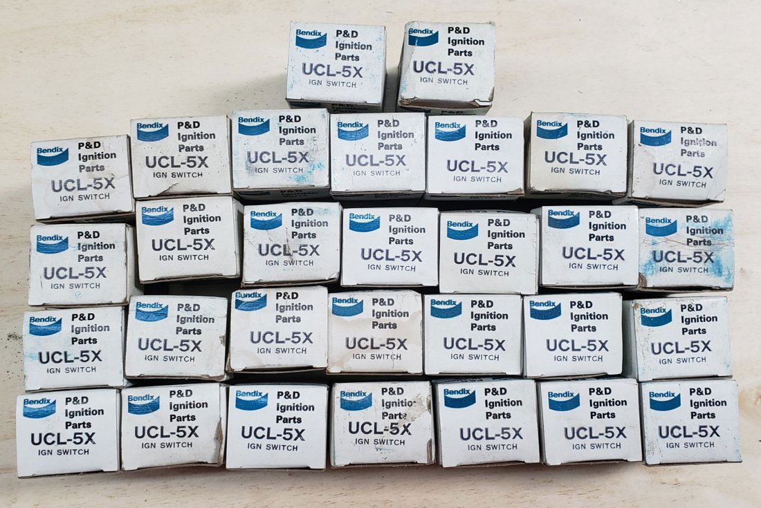 30 New Universal ignition switches w/ keys (1 of 4)