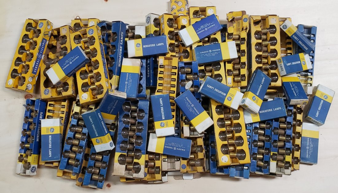 Huge lot of GE auto lamps and bulbs (1 of 3)