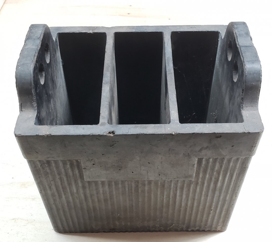 Rare early Richardson automobile battery cell box (1 of 3)