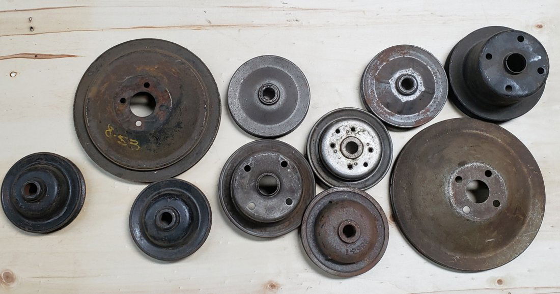 Mixed lot of Ford, GM, Mopar, fan/water pump pulleys (1 of 3)