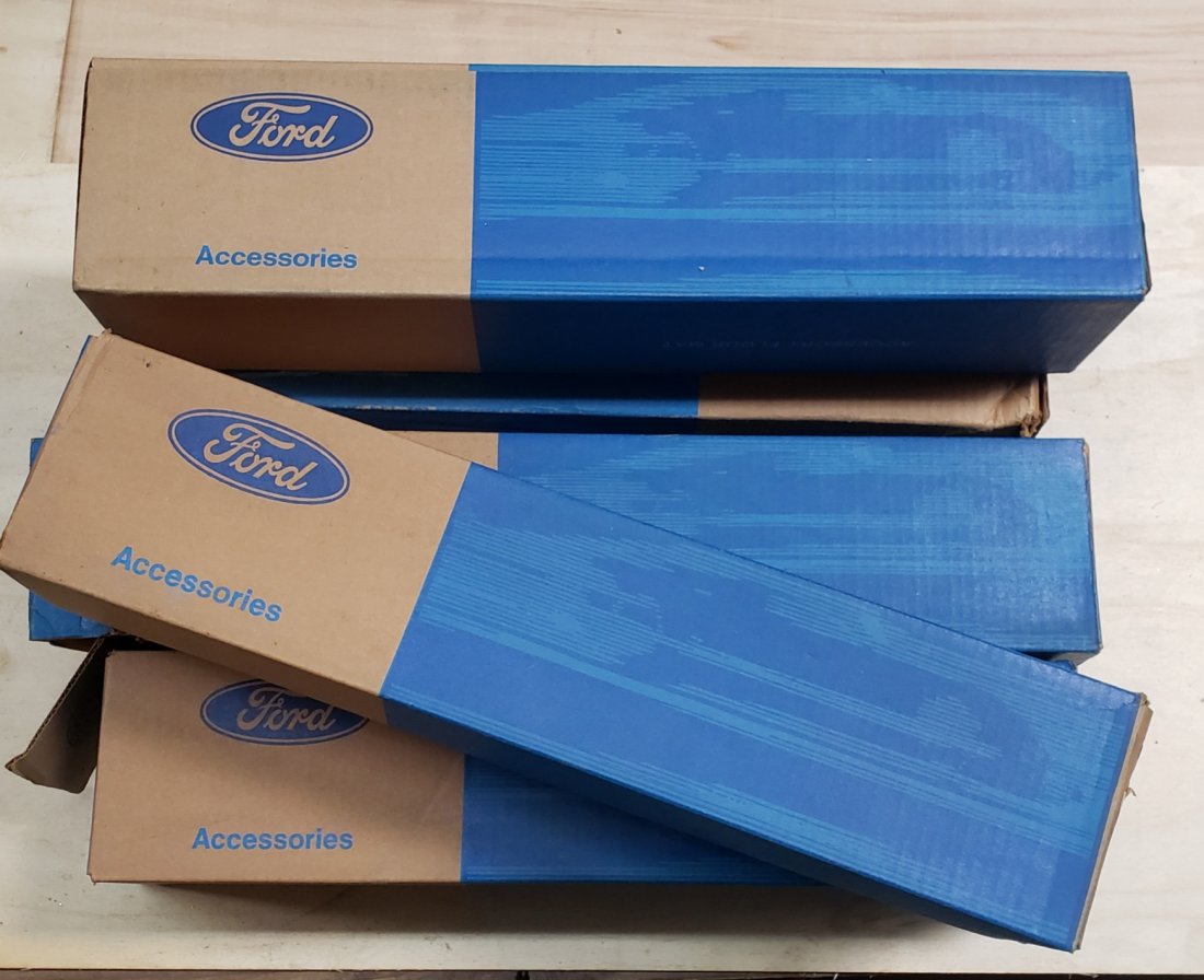 5 NOS Ford 1970's green rubber floor mats (1 of 2)