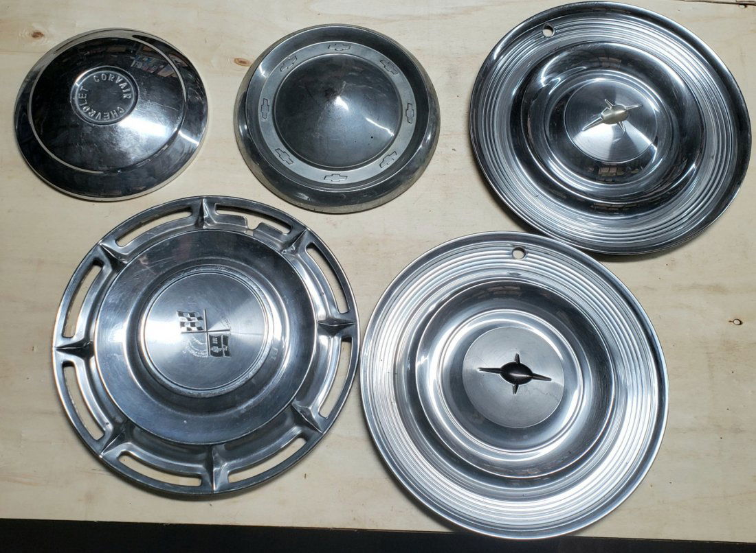 Mixed lot of 5 Chevrolet & Oldsmobile hub caps (1 of 5)