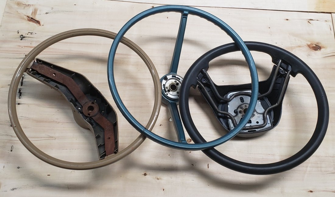 Lot of 3 60's 70's 80's Ford steering wheels: Lot of original vintage parts. Please read and understand the terms of this auction prior to placing bids. All bidders are bound to the terms of this auction.
