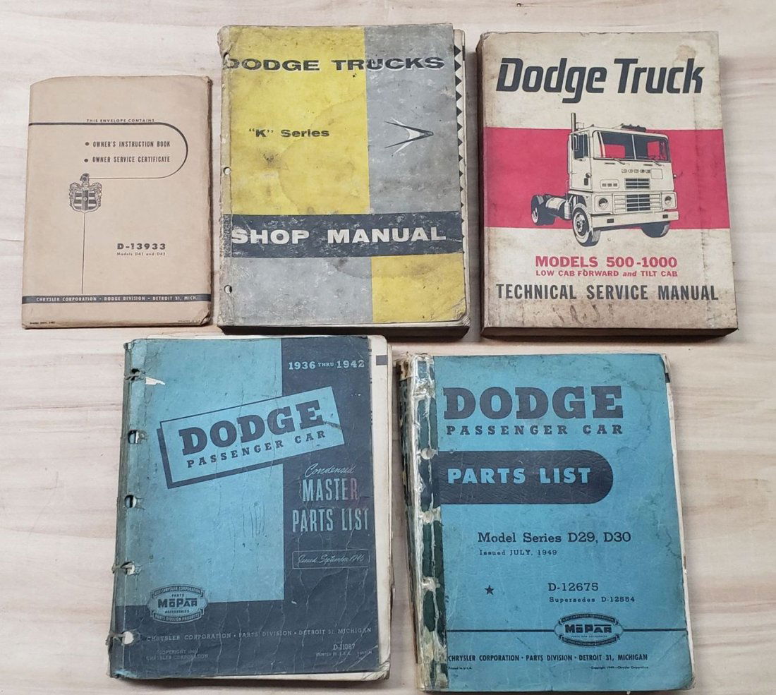 Mixed Lot of Used Dodge Manuals For Car & Truck (1 of 4)