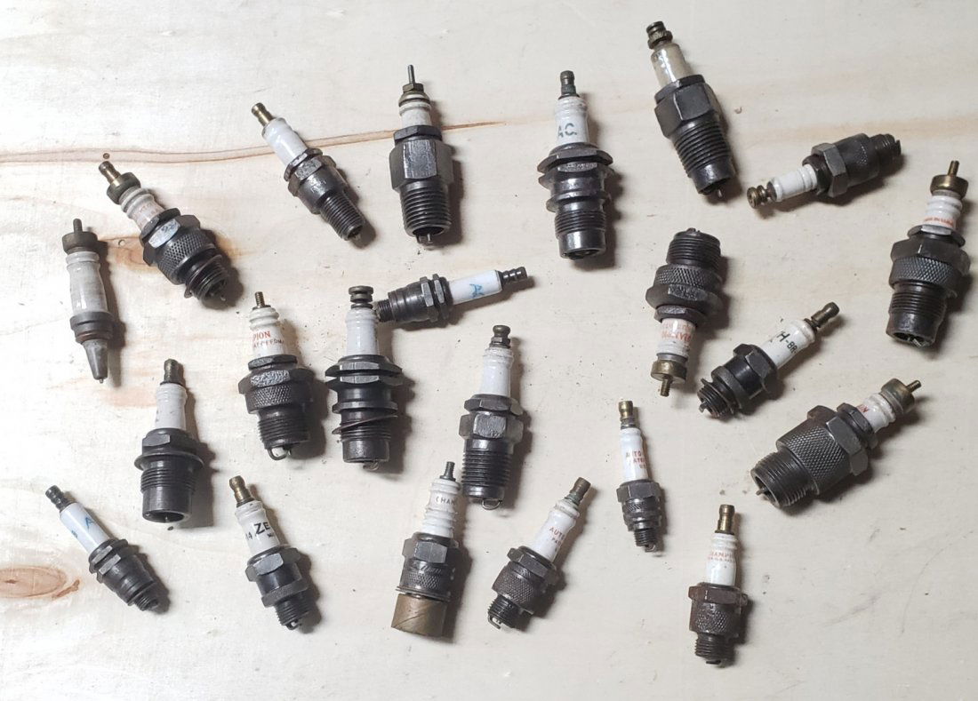 Champion, AC, others NEW/USED collector spark plugs: Lot of original vintage parts. Please read and understand the terms of this auction prior to placing bids. All bidders are bound to the terms of this auction.