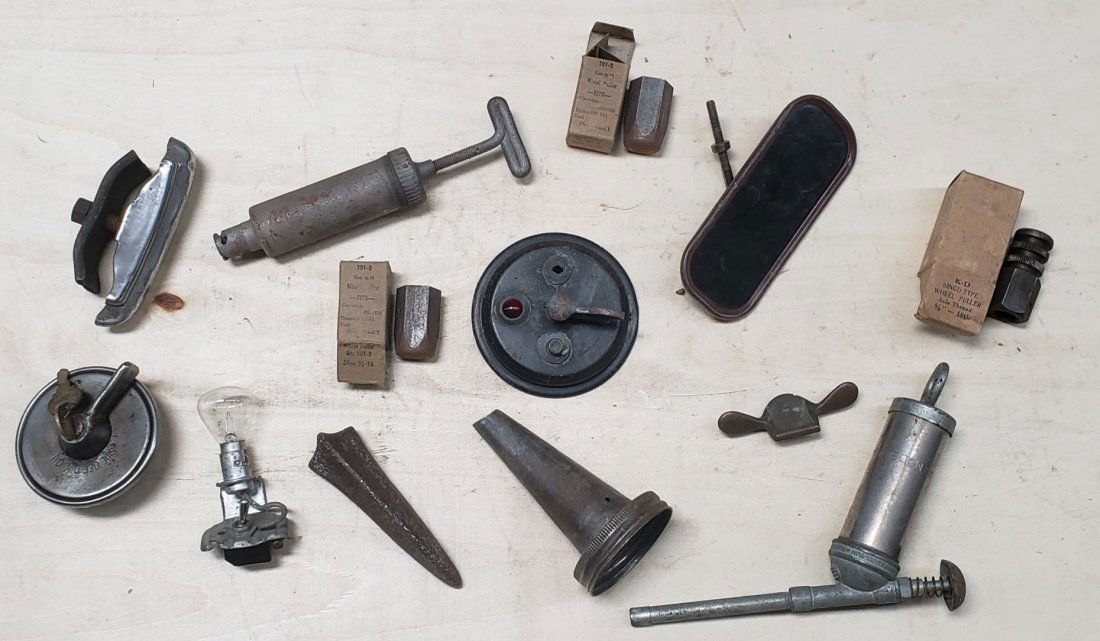 Lot of Pullers, Grease Guns, Switches & Accessories (1 of 3)