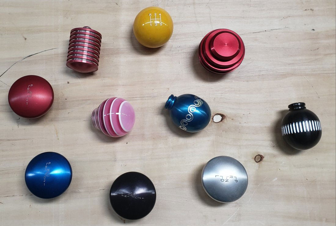 Lot of 10 Genie shift & other knobs (1 of 3)