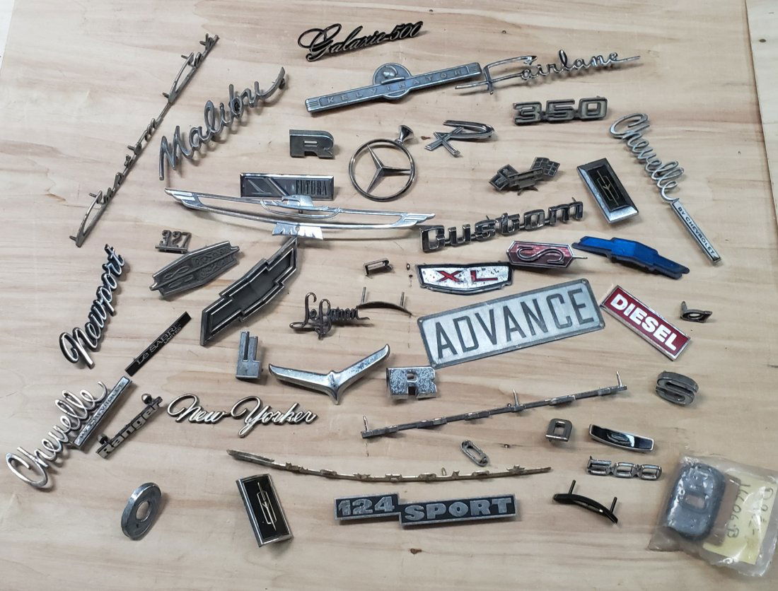 Mixed lot of used emblems, badges & nameplates (1 of 5)