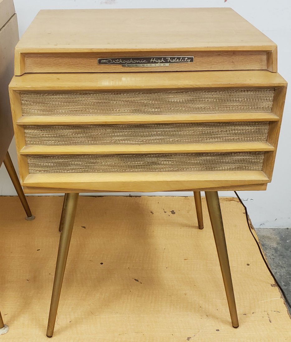 RCA New Orthophonic  Record Player (1 of 5)