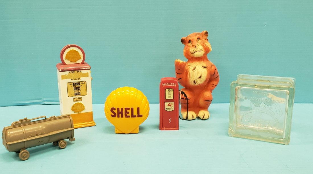 Petroliana Lot of  Banks - Mobilgas, Shell, Esso, Humbl (1 of 8)