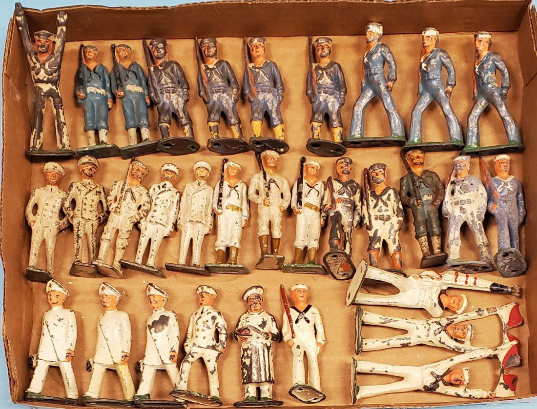Dimestore toy soldiers / medical / chef (1 of 4)