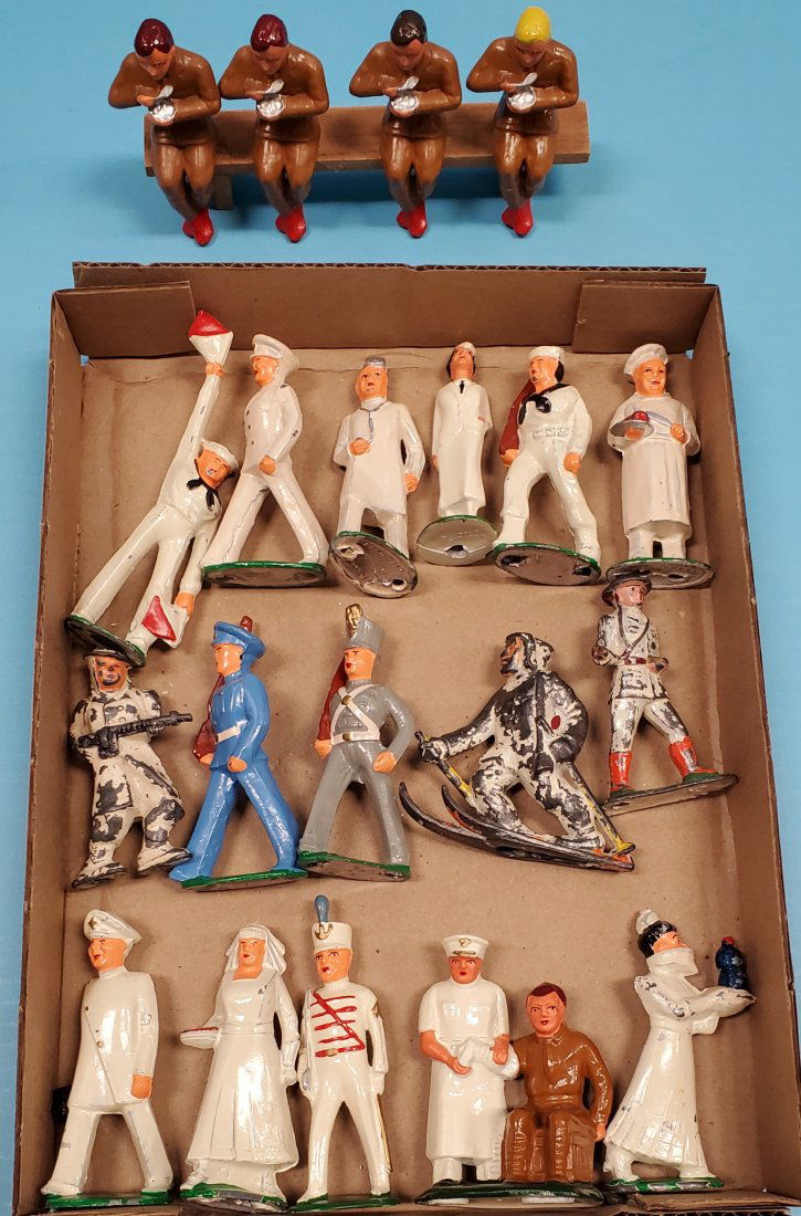 Barclay, Manoil, Vintage casting soldiers, nurses (1 of 4)