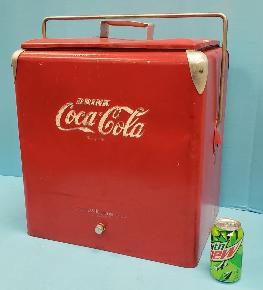 Embossed Coca Cola Picnic Cooler (1 of 5)