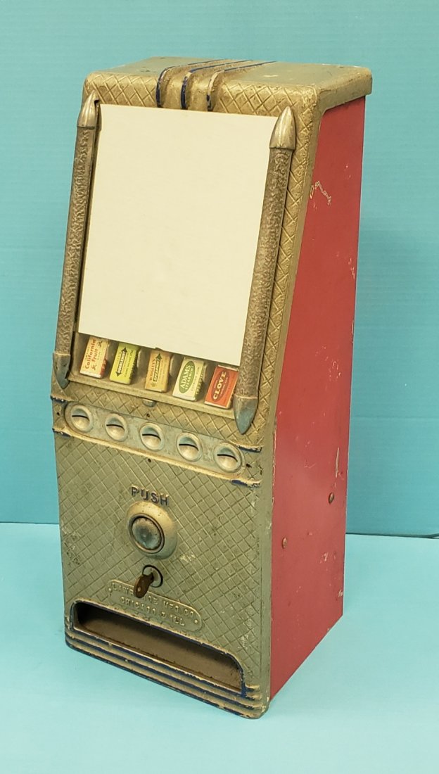 Silver Queen Chewing Gum Coin Op Vending Machine (1 of 2)