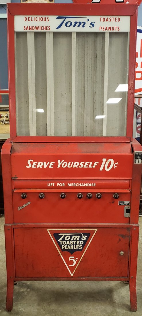 Tom's Sandwiches & Toasted Peanuts Vending Machine (1 of 3)