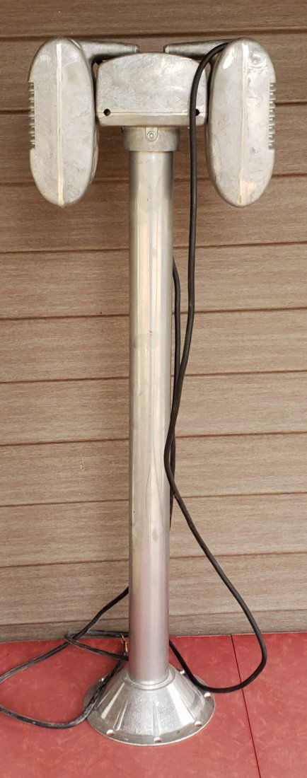 RCA Drive-In Speakers with Stand (1 of 2)