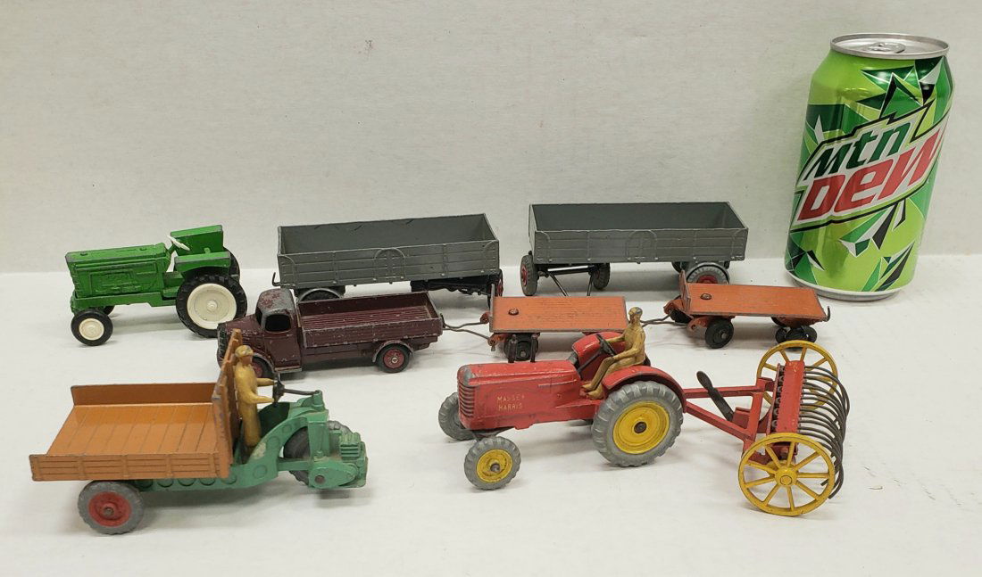 Dinky Toys  and Tootsietoy Lot (1 of 6)