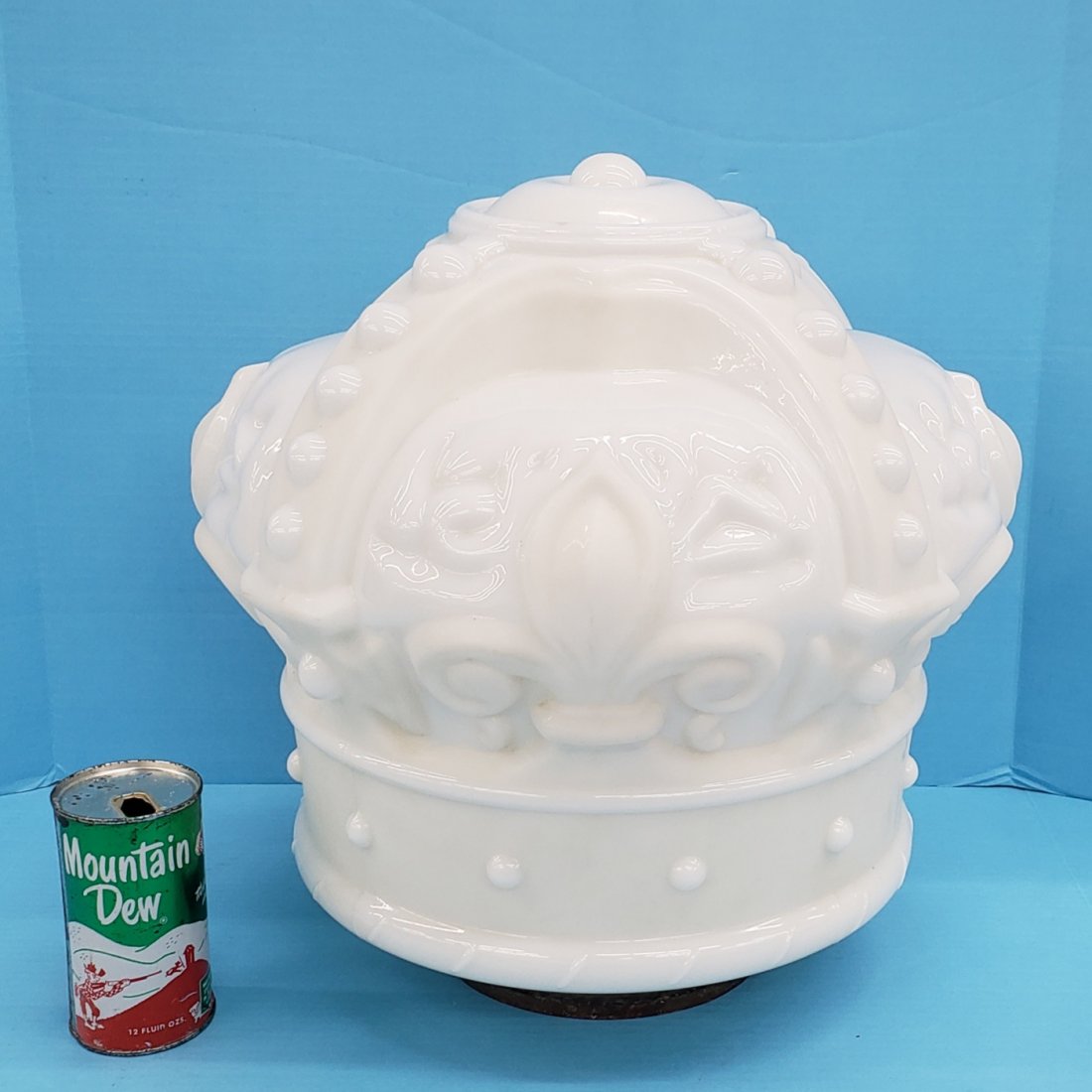 White Crown Gas Pump Globe (1 of 2)