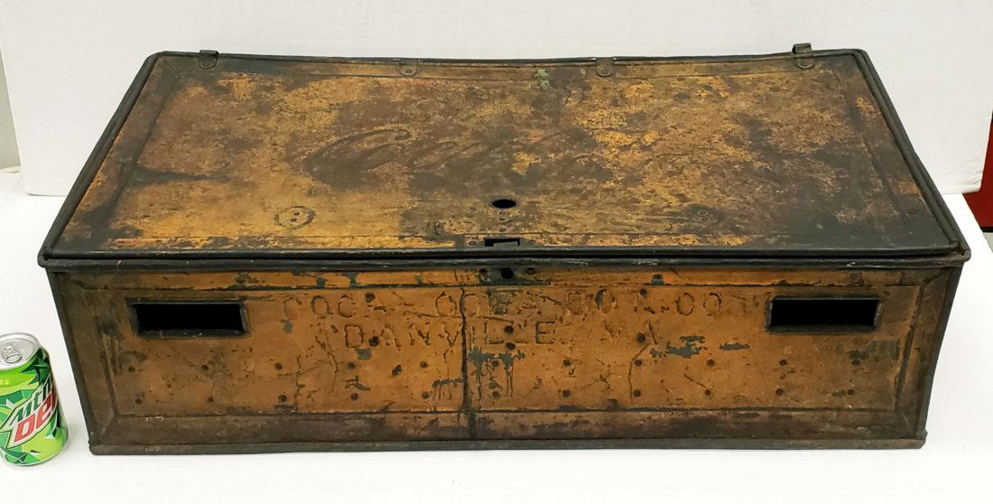 Rare Coca Cola Railroad Shipping Crate and Bottles (1 of 11)