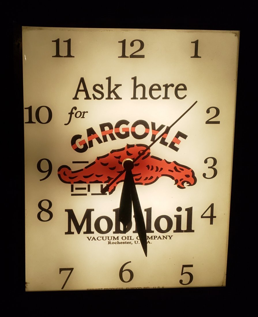 RARE Gargoyle Mobiloil Light Up Clock (1 of 3)