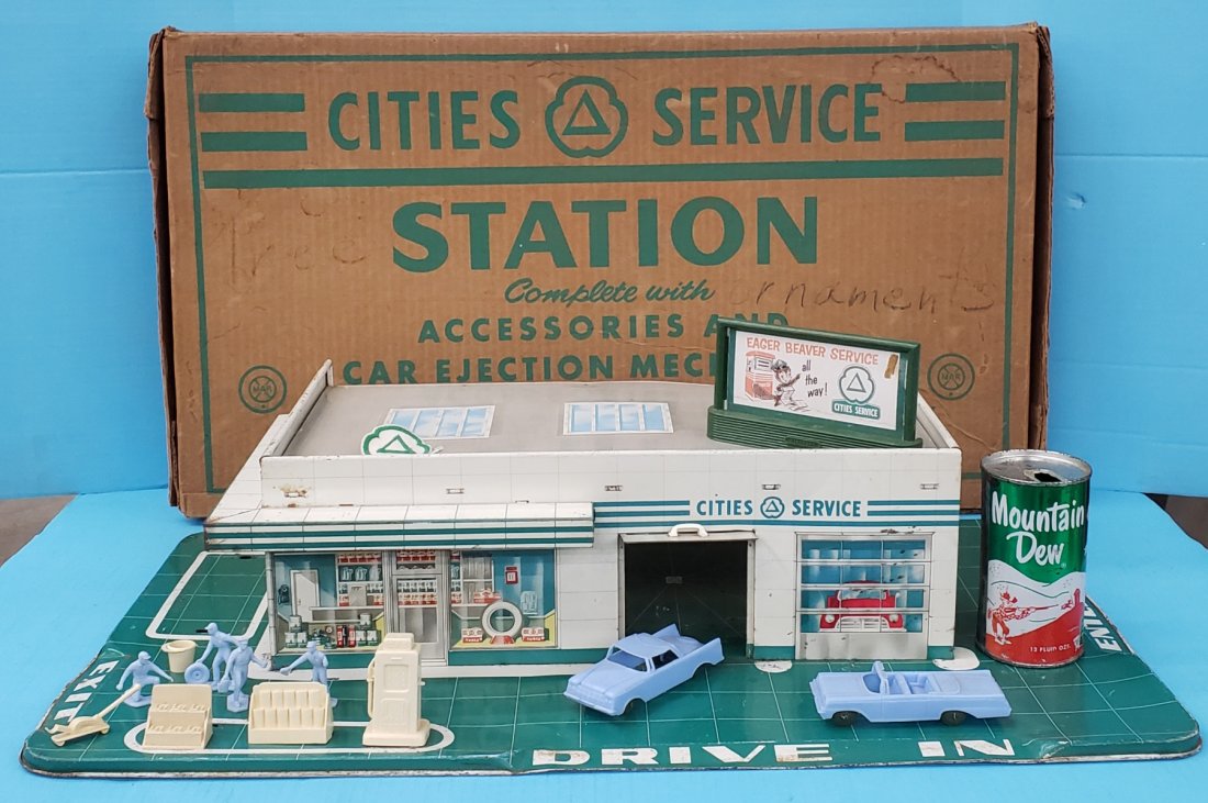 Marx Cities Service Gas Station and Box (1 of 8)