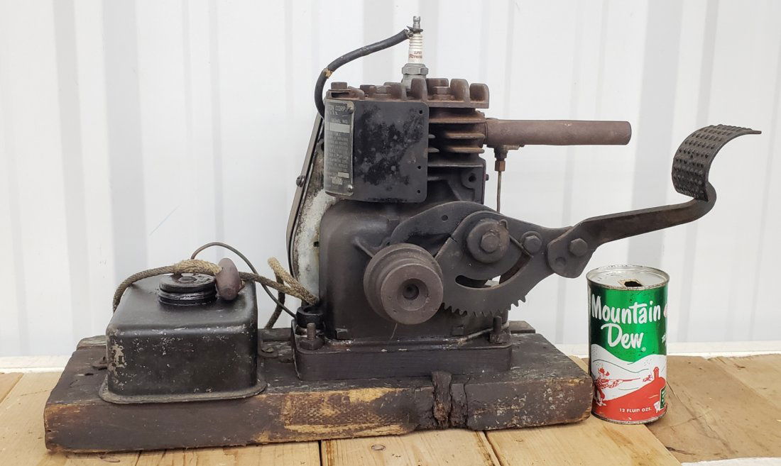 Briggs and Stratton Hit & Miss Engine WMB (1 of 5)