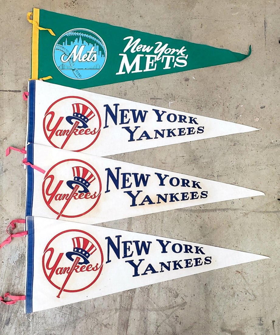 Lot of 4 pennants 3 Rare New York Yankees, & 1 Mets (1 of 1)