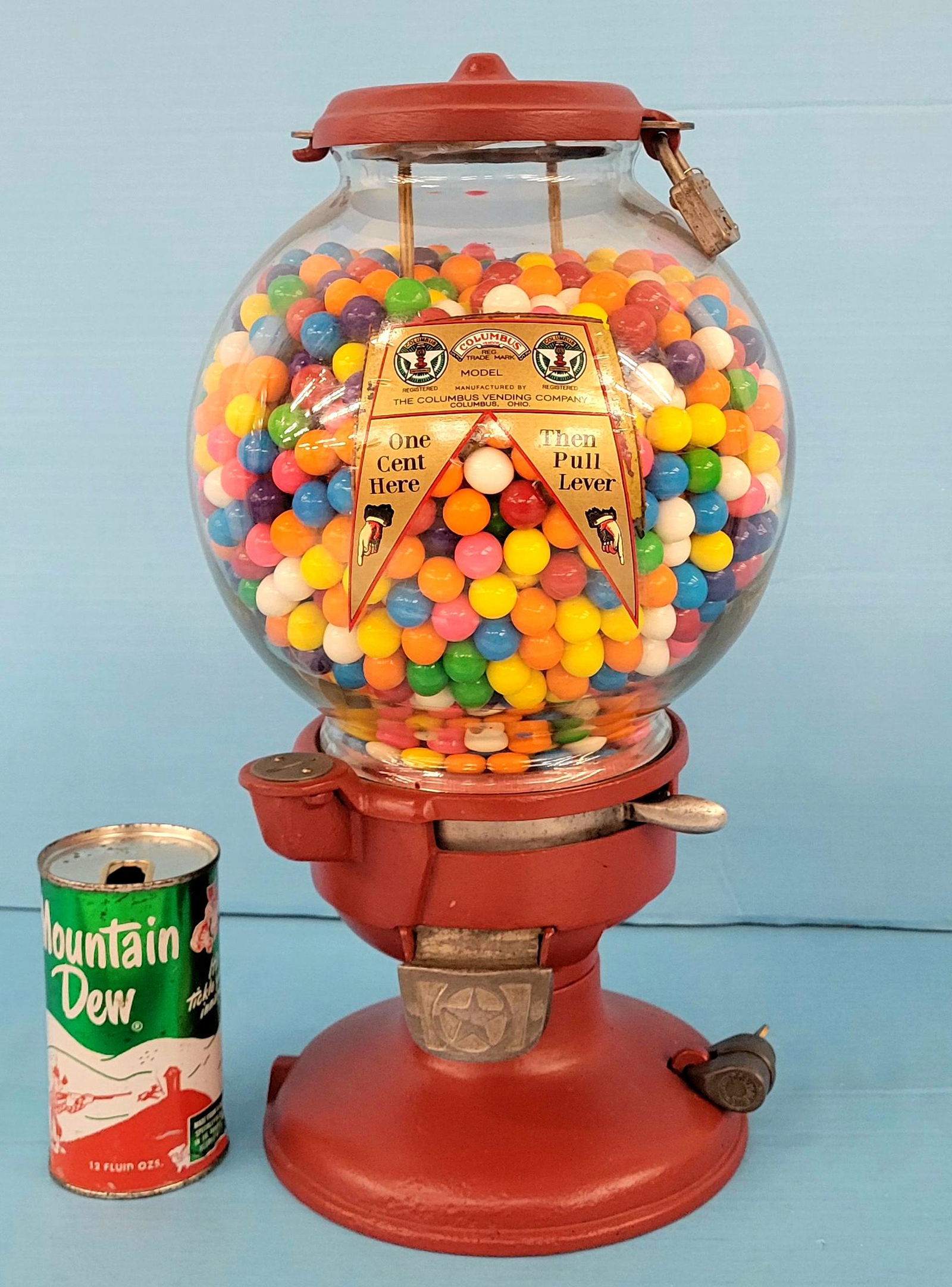 Columbus 1 cent Gumball / Peanut Machine (1 of 5)