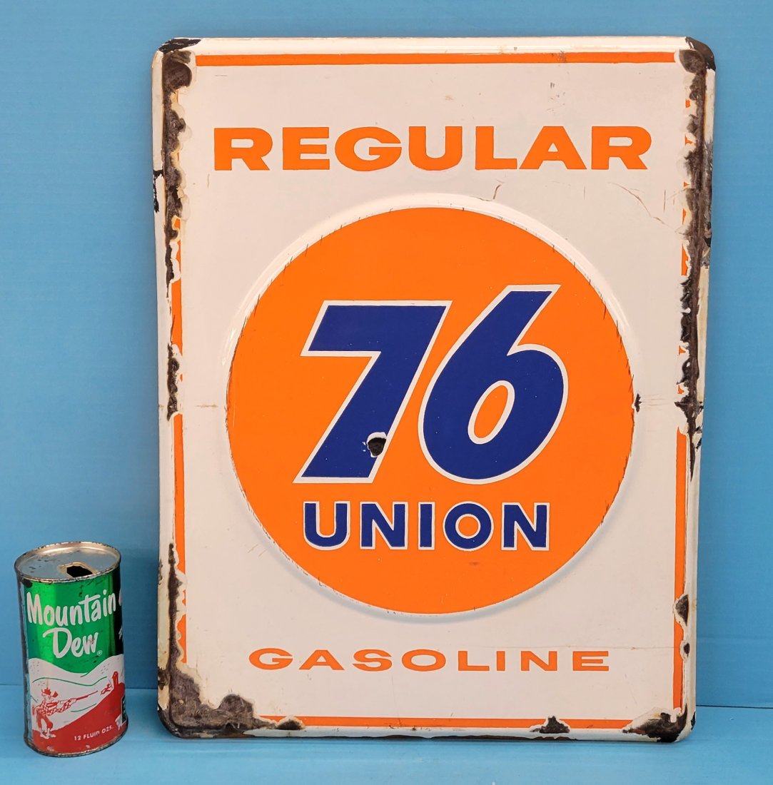 76 Union Regular Porcelain Gas Pump Plate (1 of 2)