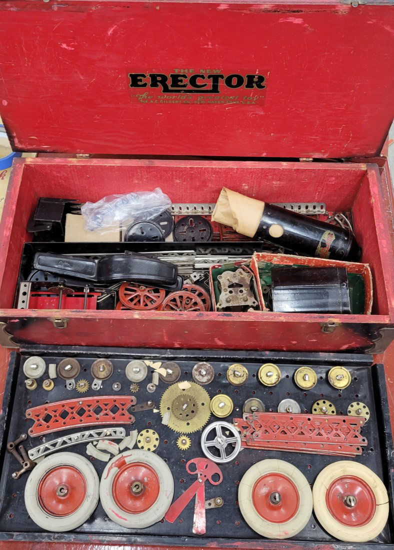 1928 A. C. Gilbert Erector set No. 7.5 White Truck (1 of 2)