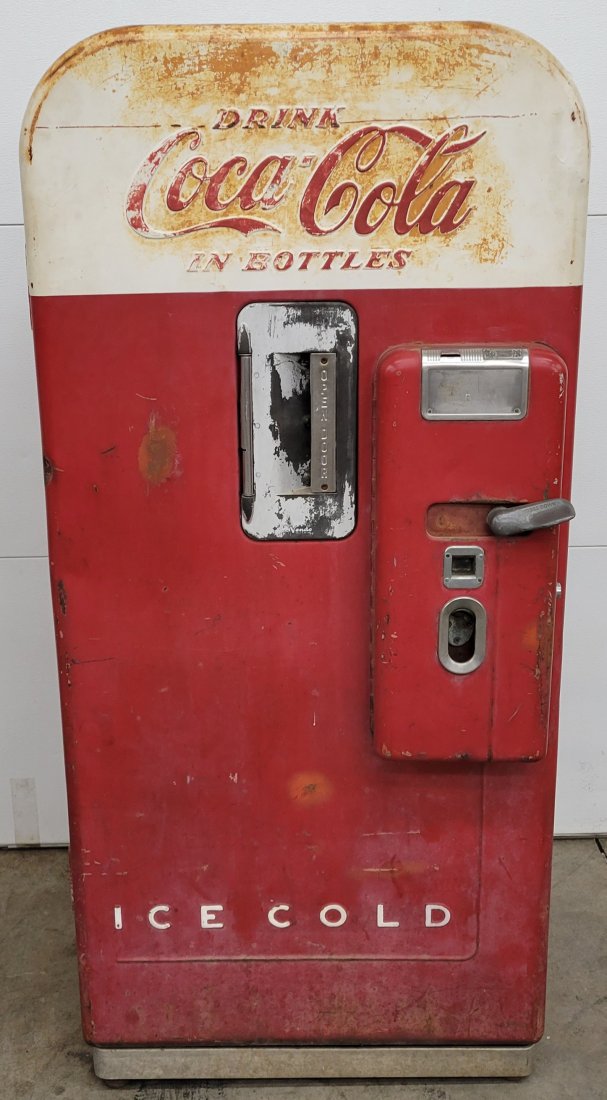 Vendo 39 Coca Cola Machine (1 of 7)