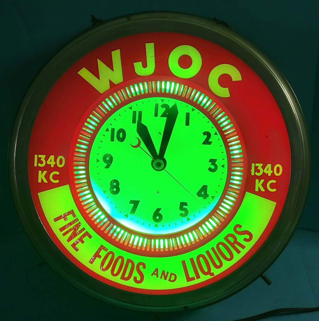 WJOC Light Up Spinner Clock (1 of 4)
