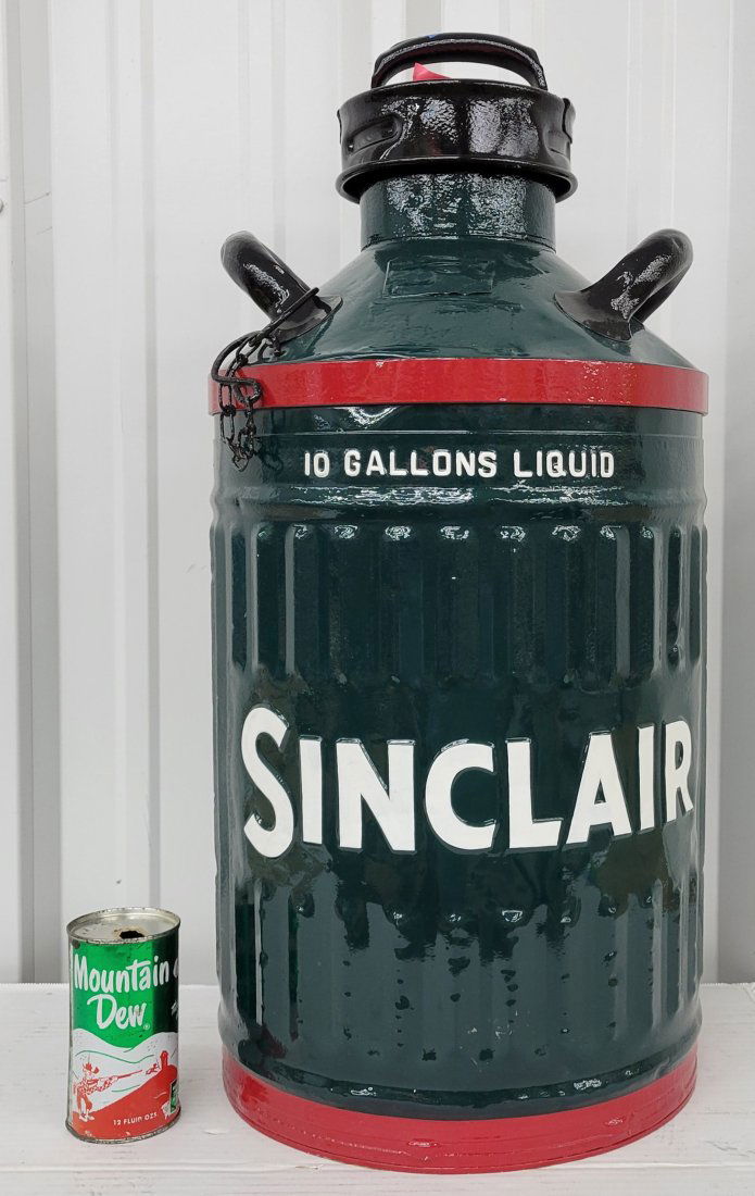 Sinclair 10 Gallon Oil Can (1 of 5)