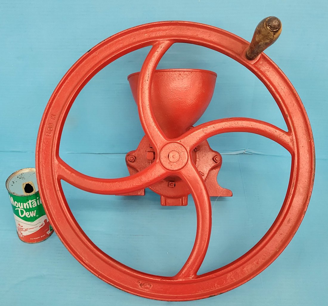 W.M. Enders Oakleaf Coffee Grinder (1 of 3)