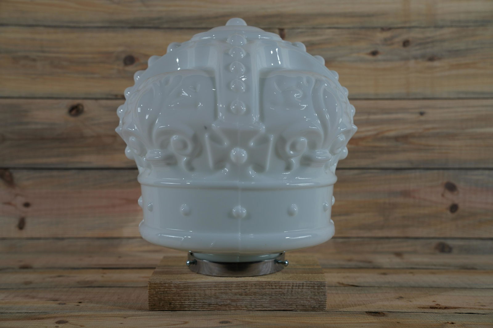 Reproduction Standard Indiana One Piece Crown Gas Globe (1 of 8)