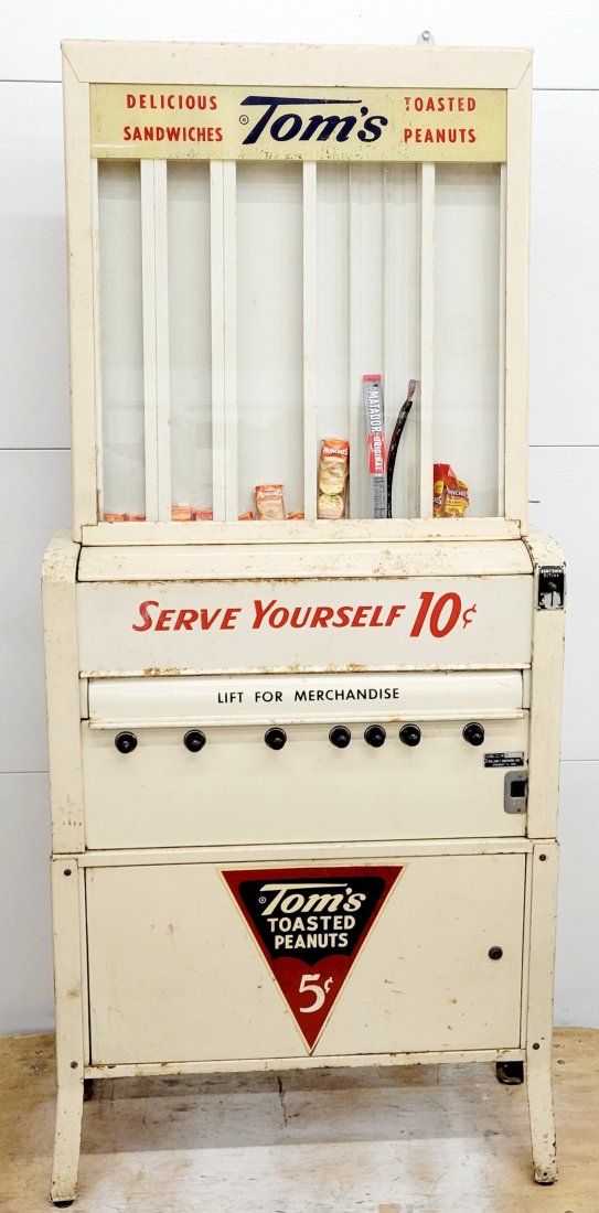 Tom's Toasted Peanuts Vending Machine (1 of 4)