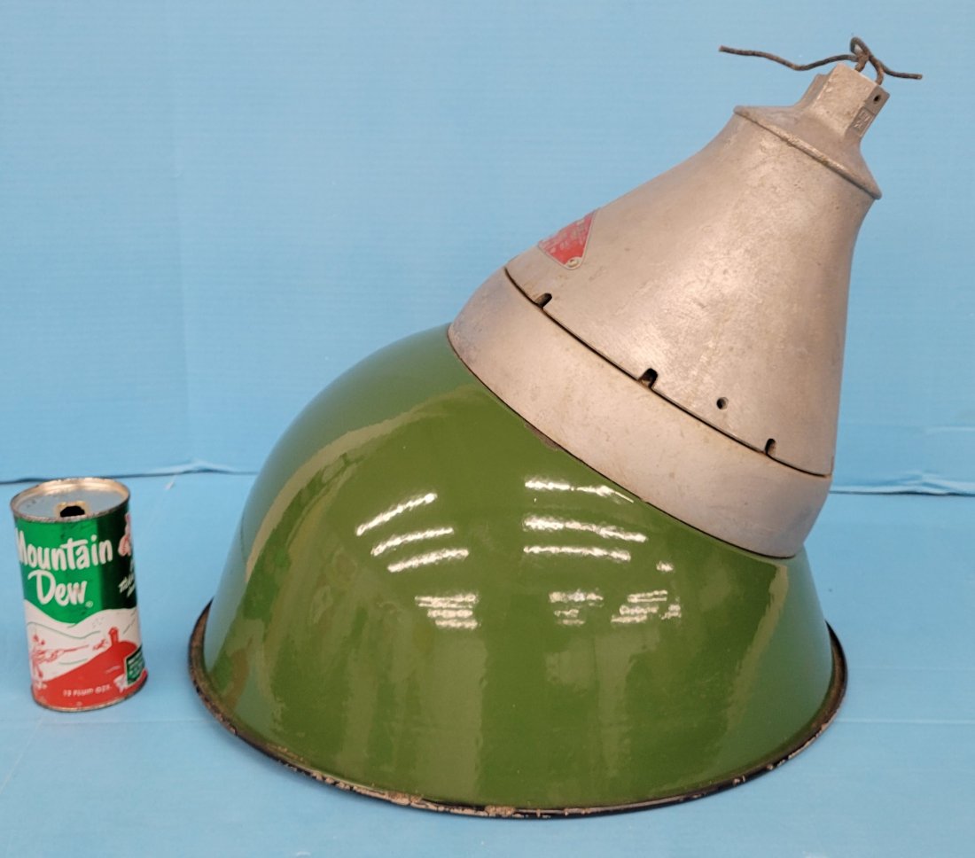 Crouse Hinds Porcelain Service Station Light (1 of 4)