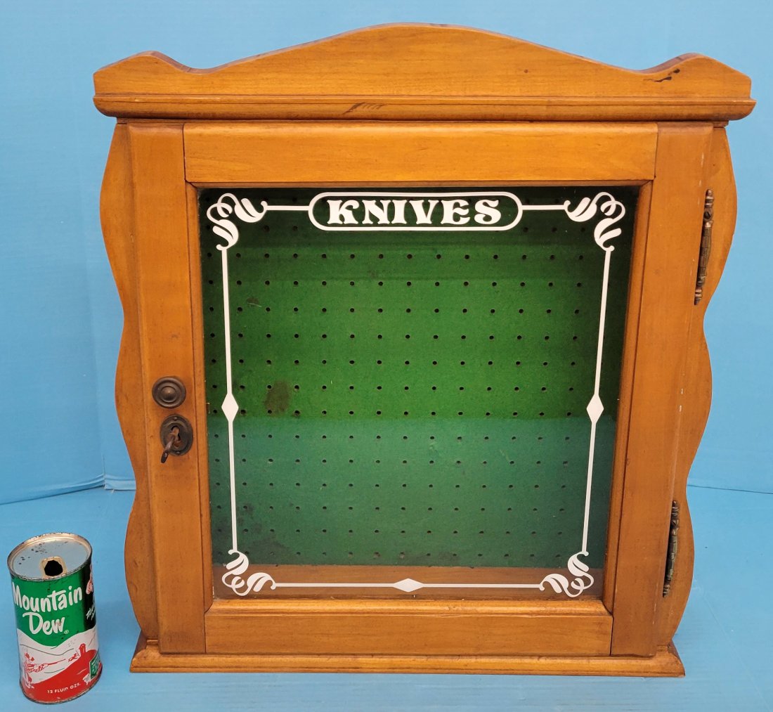 Knife Display Case (1 of 3)