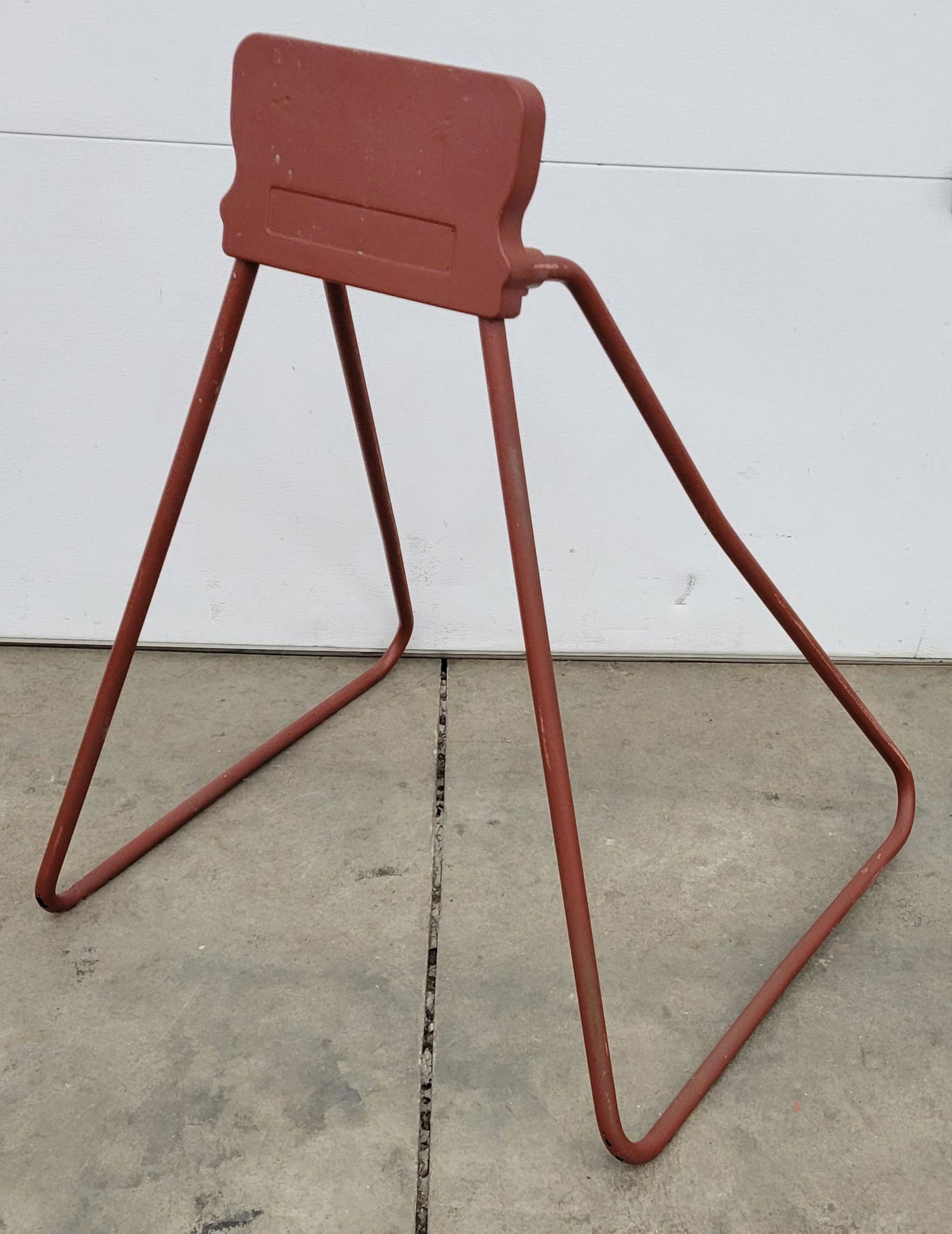 Cast Aluminum Boat Motor Stand (1 of 3)