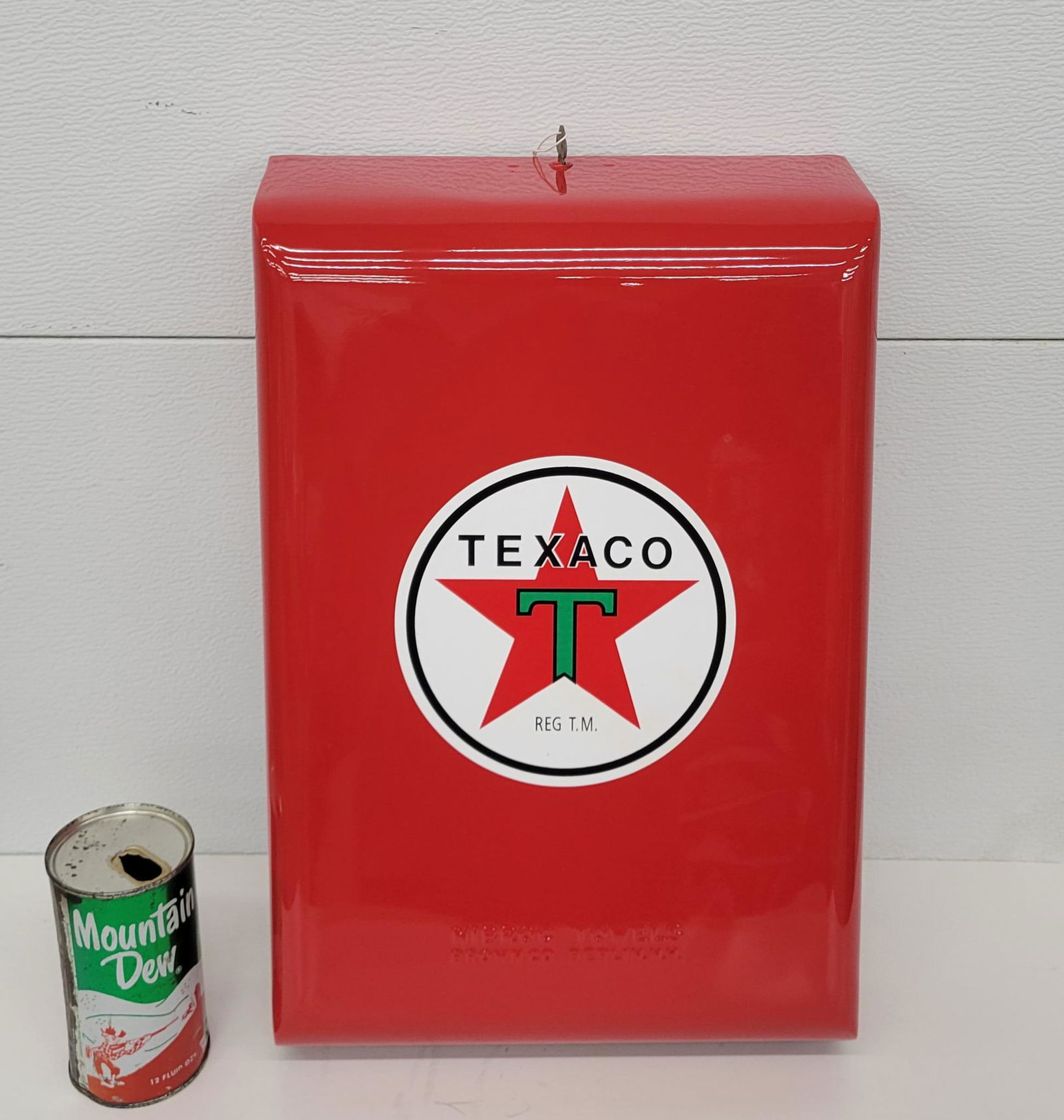 Texaco Restored Service Station Paper Towel Dispenser (1 of 4)