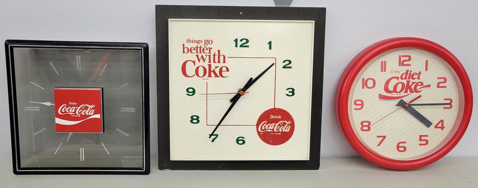 Lot of 3 Coca Cola Clocks (1 of 2)