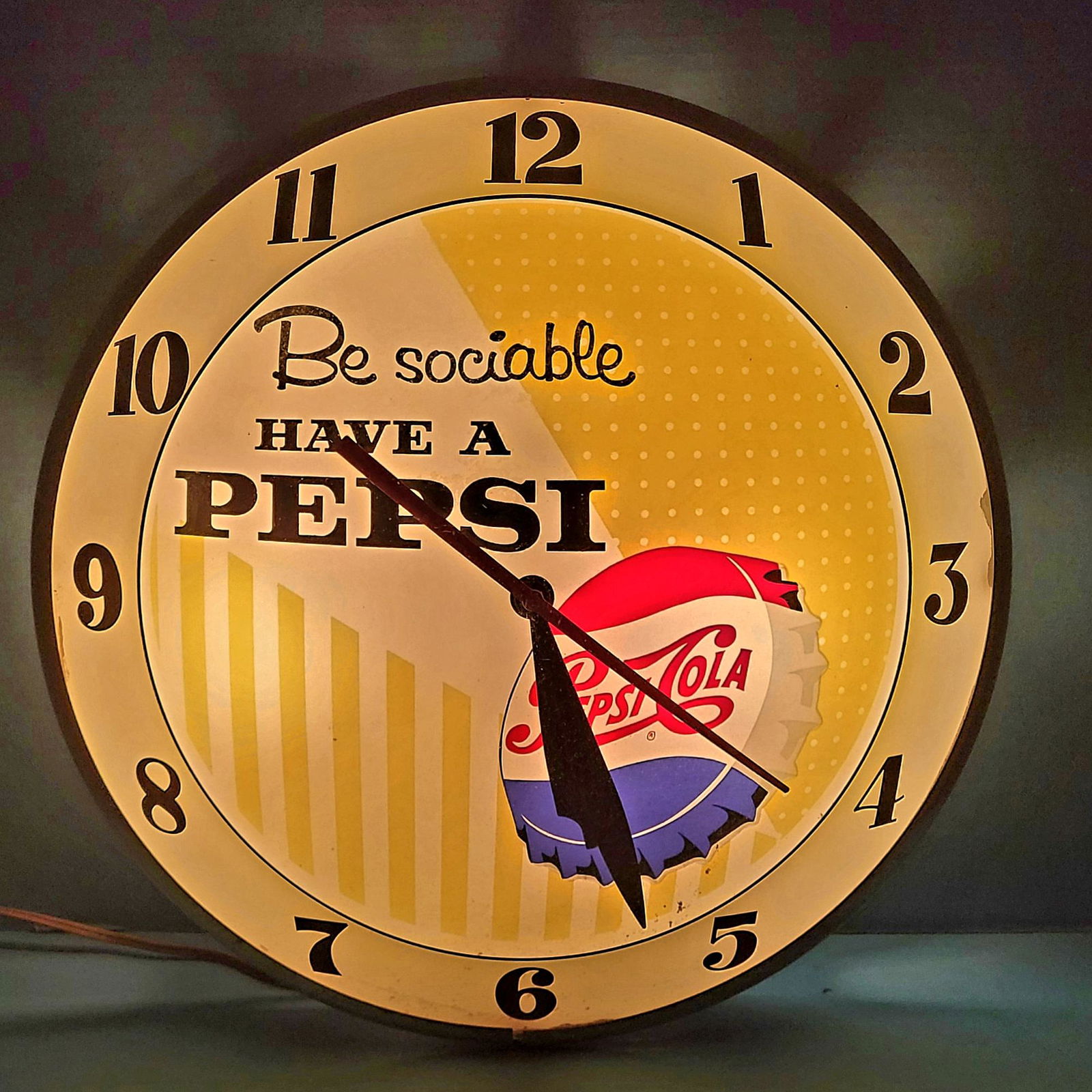 Be Sociable Have A Pepsi Double Bubble Bottle Cap Light Up Clock (1 of 3)