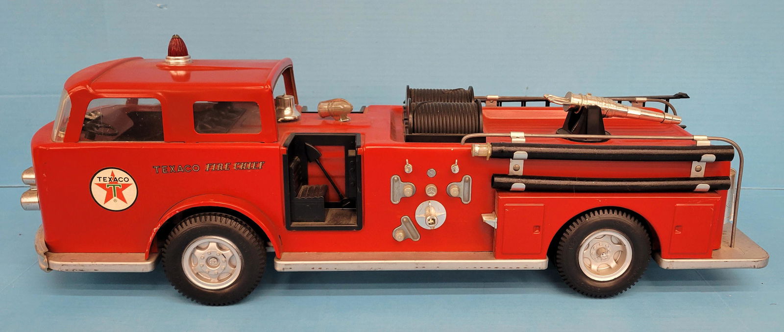 Texaco Fire Chief Fire Truck Pressed Steel (1 of 4)