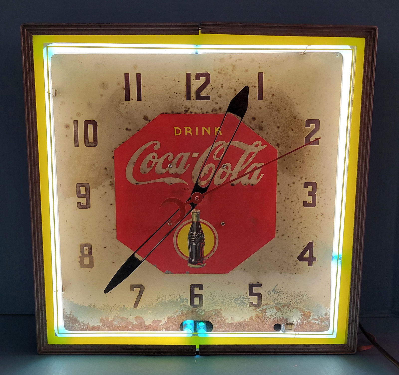 Drink Coca Cola Neon Electric Light Up Clock (1 of 2)