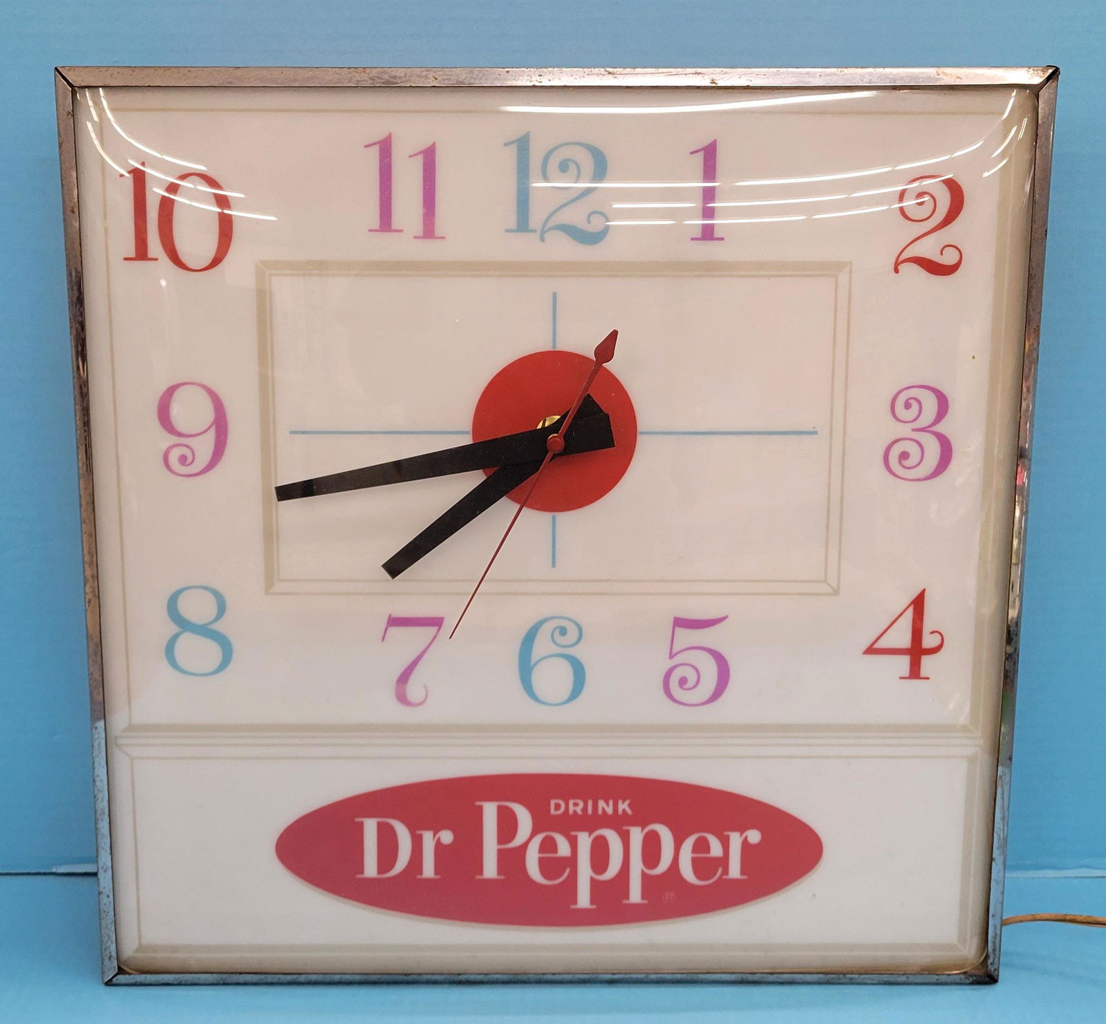 Drink Dr Pepper Electric Light Up Clock (1 of 3)