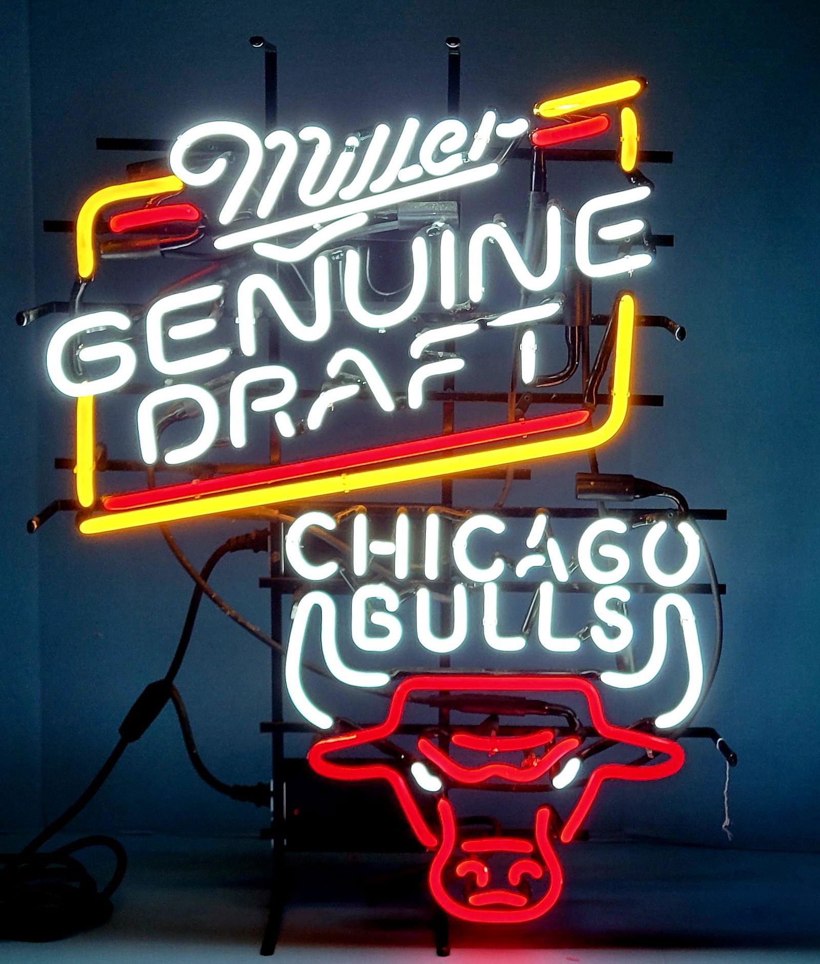 Miller Genuine Draft Chicago Bulls Light Up Neon Sign Auction
