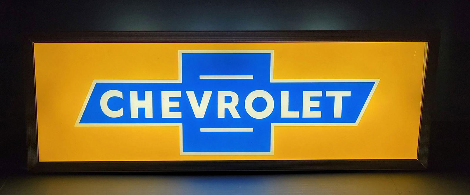 Chevrolet Bow Tie Light Up Sign (1 of 3)