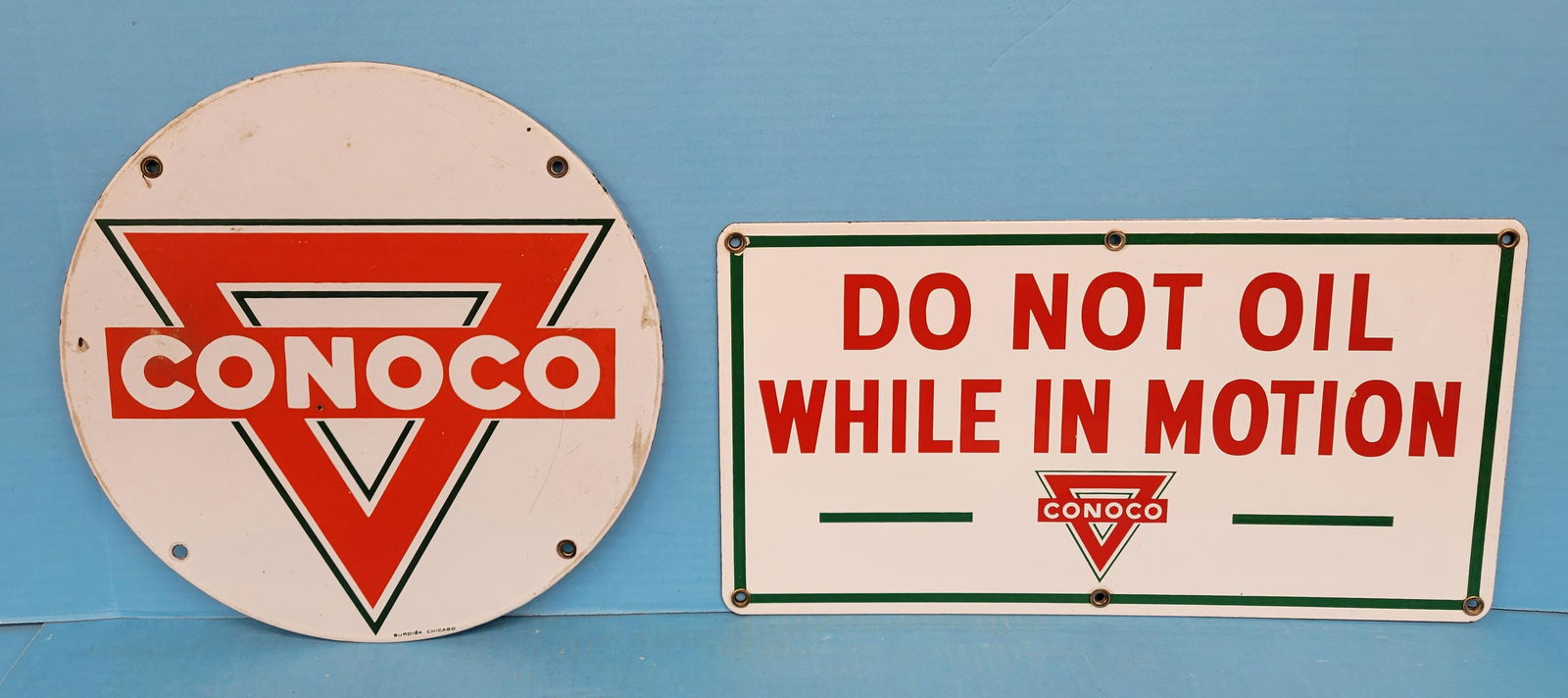 Conoco Porcelain Pump Plate and Do Not Oil While In Motion Porcelain Service Station Sign (1 of 3)