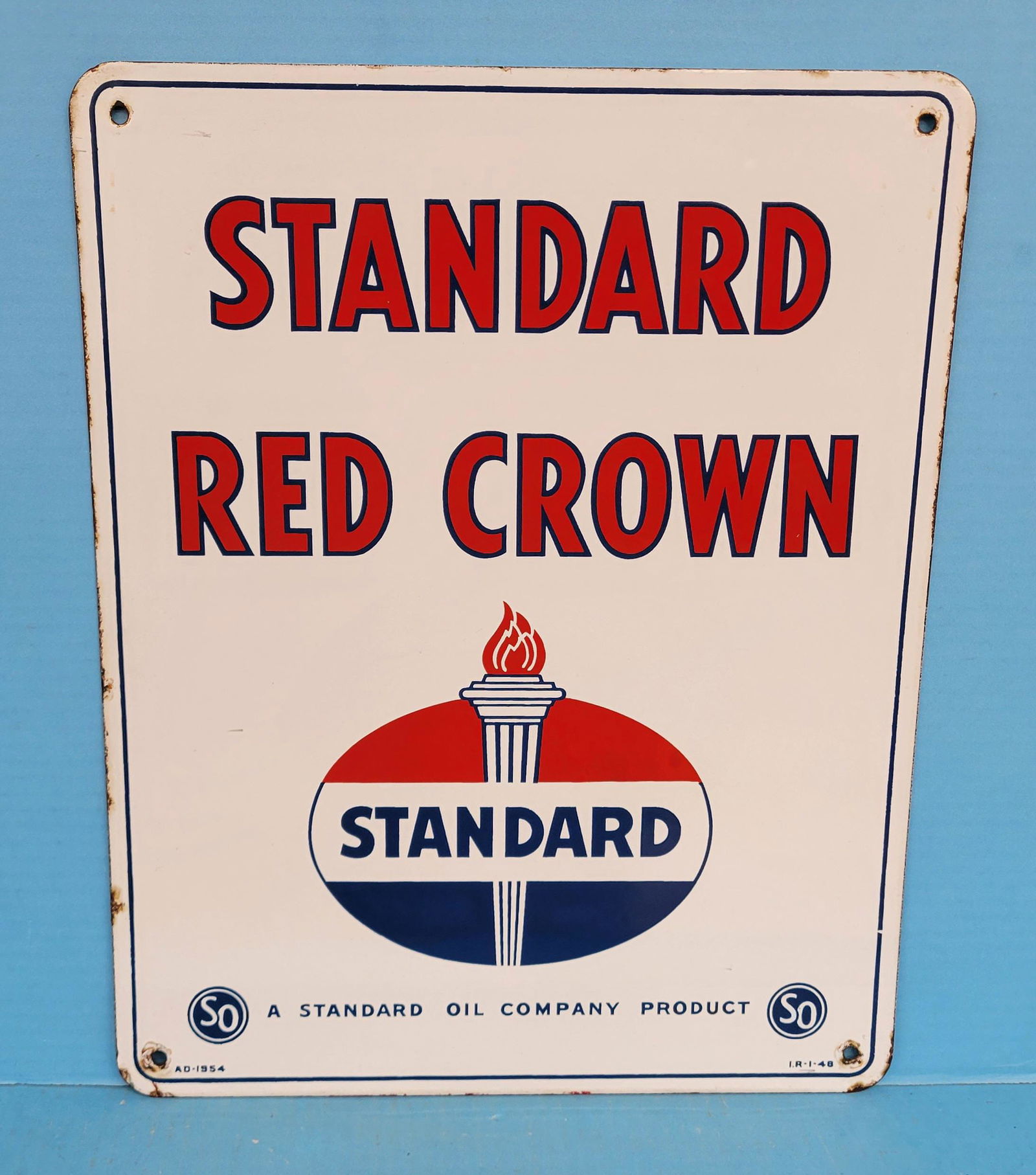 Standard Red Crown Porcelain Pump Plate (1 of 3)