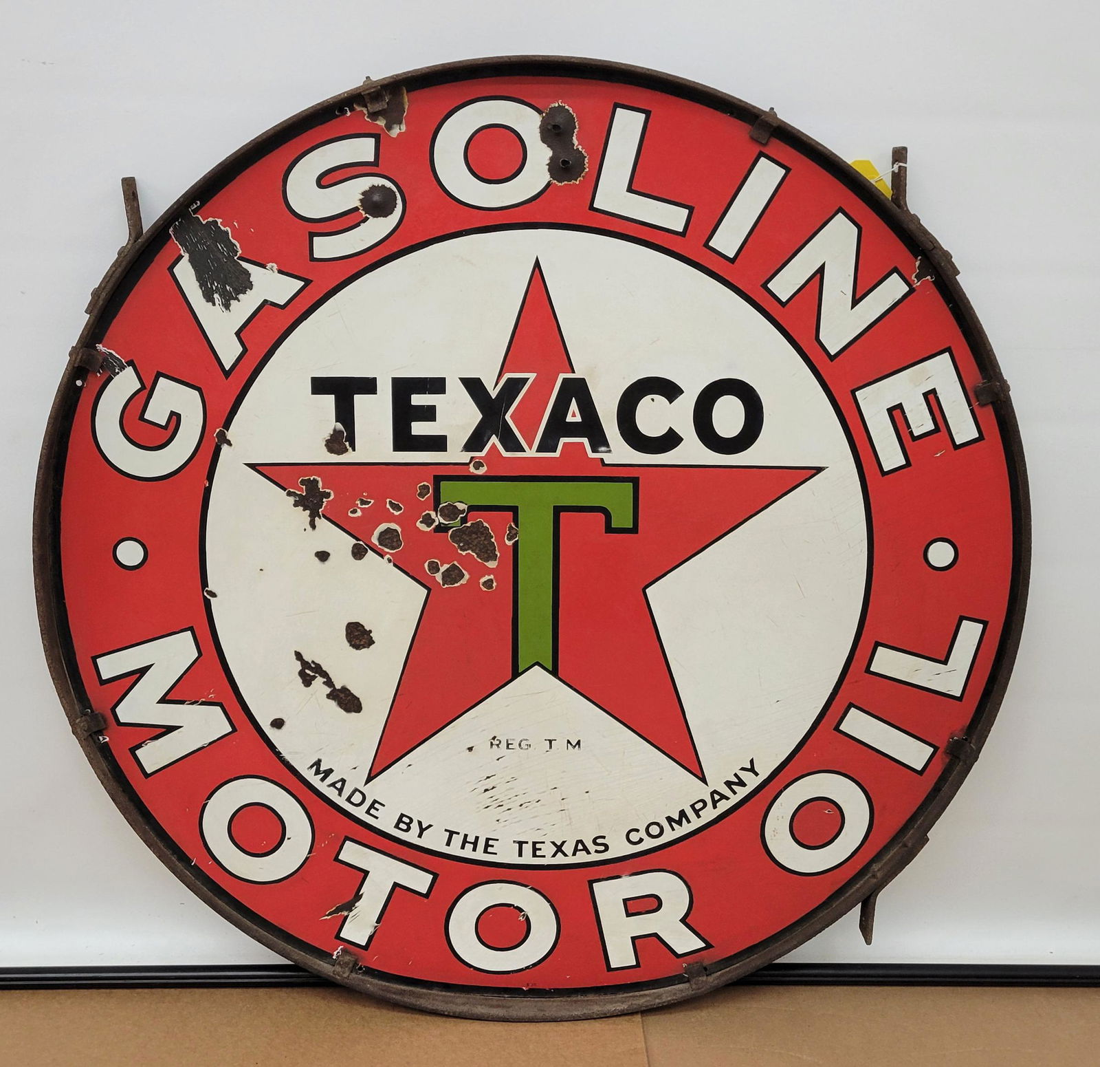 Texaco Gasoline Motor Oil 42" Porcelain Sign in Ring (1 of 4)